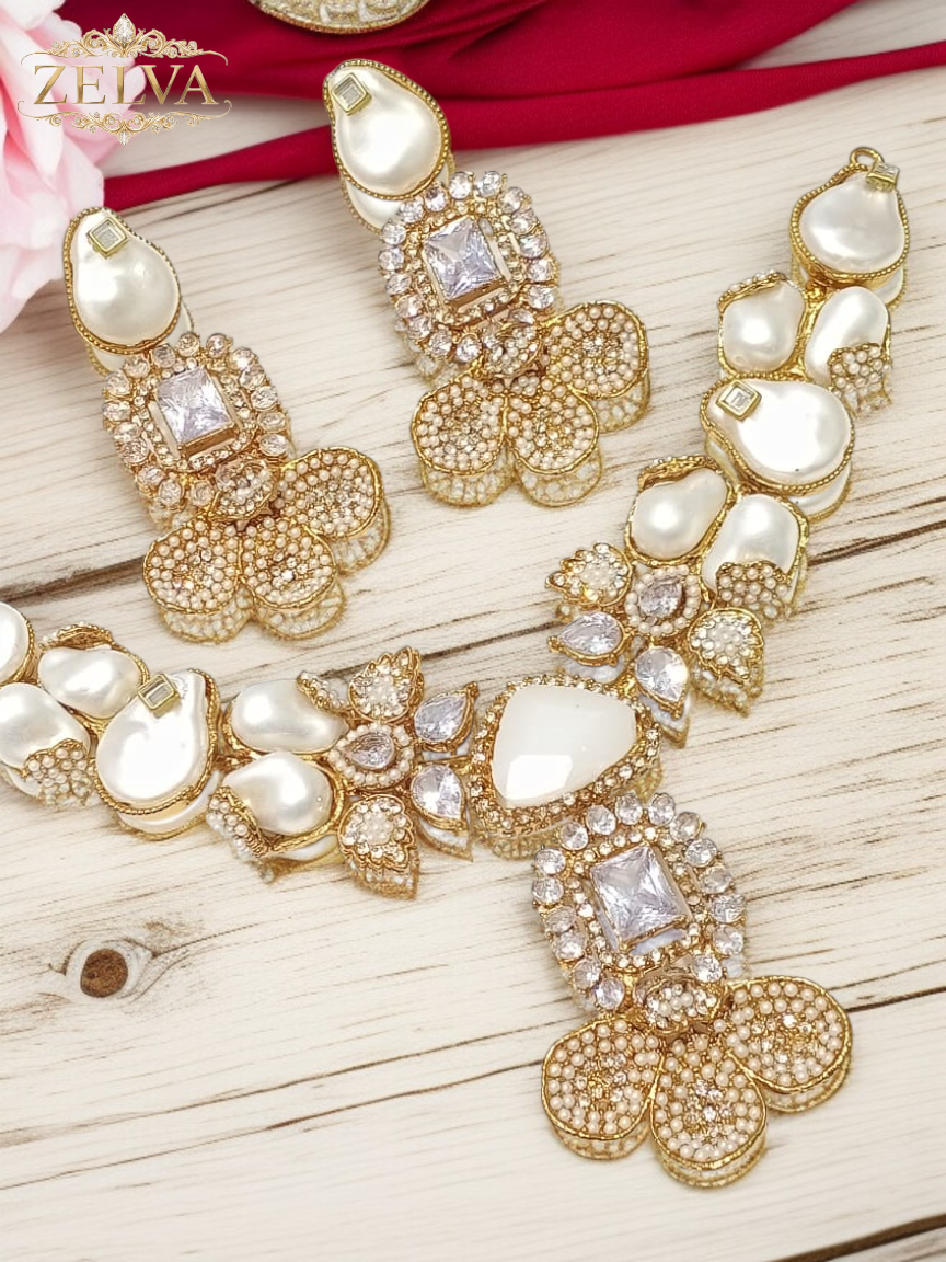 Royal Gemstones: Handmade Jewelry Set with Pearls and Precious Stones