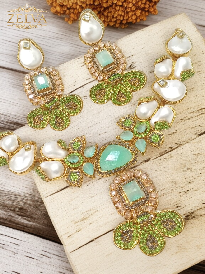 Royal Gemstones: Handmade Jewelry Set with Pearls and Precious Stones