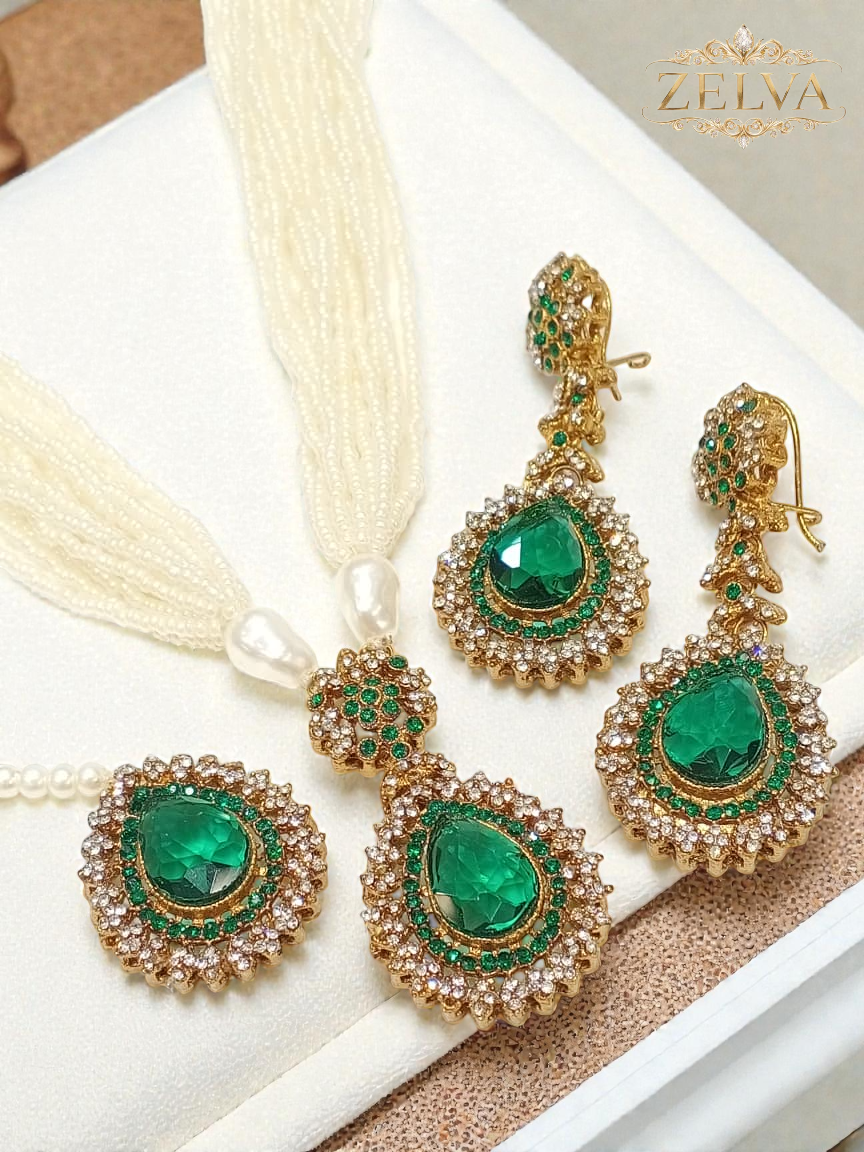 Emerald Radiance: Luxury Handmade Necklace & Earrings Set